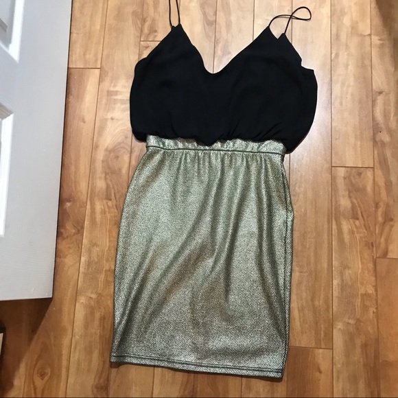 Metallic gold dress with black top - Picture 1 of 3
